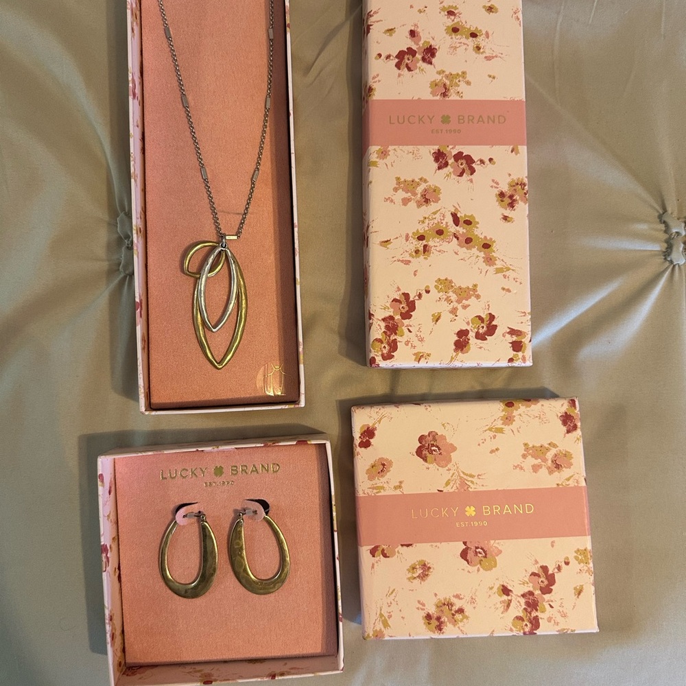 Lucky Brand Gold Tone Necklace Elegant Jewelry